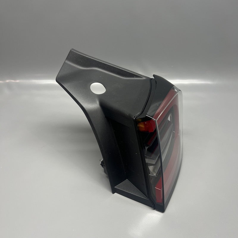 1502087-00-D TESLA MODEL Y TAIL LIGHT RIGHT PASSENGER LED 2020 21 22 23 2024 OEM 1502087-00-D