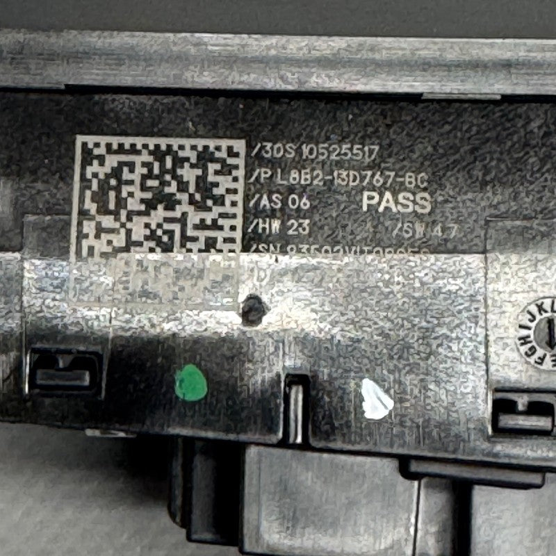 LAND ROVER DEFENDER WHEEL CONTROL SWITCH 2020 2021 2022 2023 OEM L8B2-