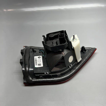 f03564000 BMW X4 TRUNK TAIL LIGHT RIGHT PASSENGER 2014 2015 2016 2017 2018 OEM