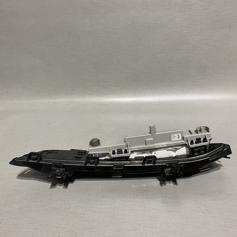 A2049069000 MERCEDES BENZ C300 FOG LIGHT RIGHT PASSENGER SIDE A2049069000 2011 2012 LED OEM