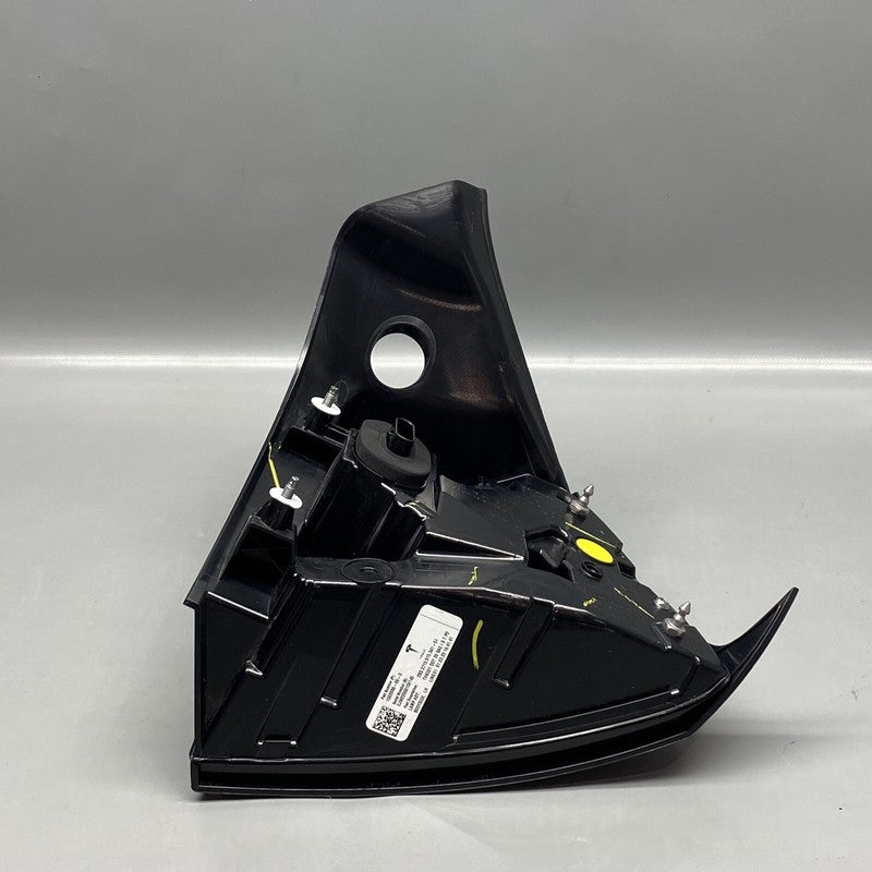 1502086-00-D TESLA MODEL Y TAIL LIGHT LEFT DRIVER 1502086-00-D 2020 2021 2022 LED OEM