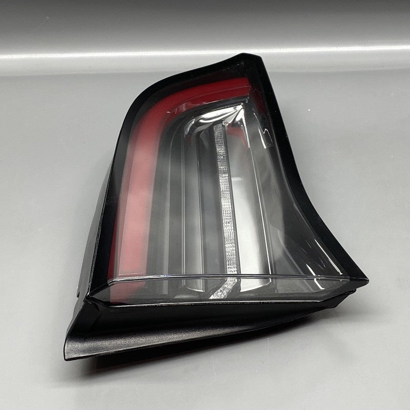 TESLA MODEL 3,Y  TAIL LIGHT TRUNK LEFT DRIVER 1077401-00-G 2018 19 20 