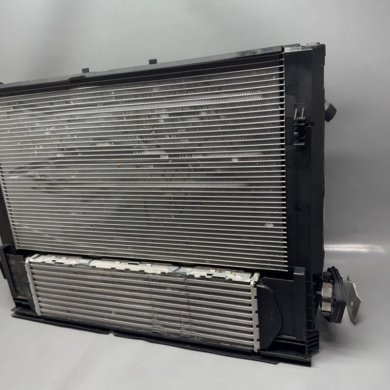 BMW 328I 340 430 RADIATOR 2016 2017 2018 2019 2020 OEM 8641947