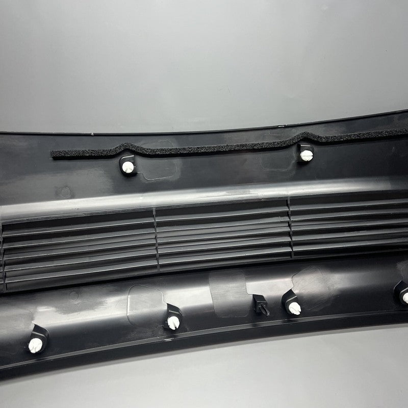 1619812-00-B TESLA MODEL Y WINDSHIELD WINDOW WIPER COWL PANEL 2020 21 22 2023 1619812-00-B