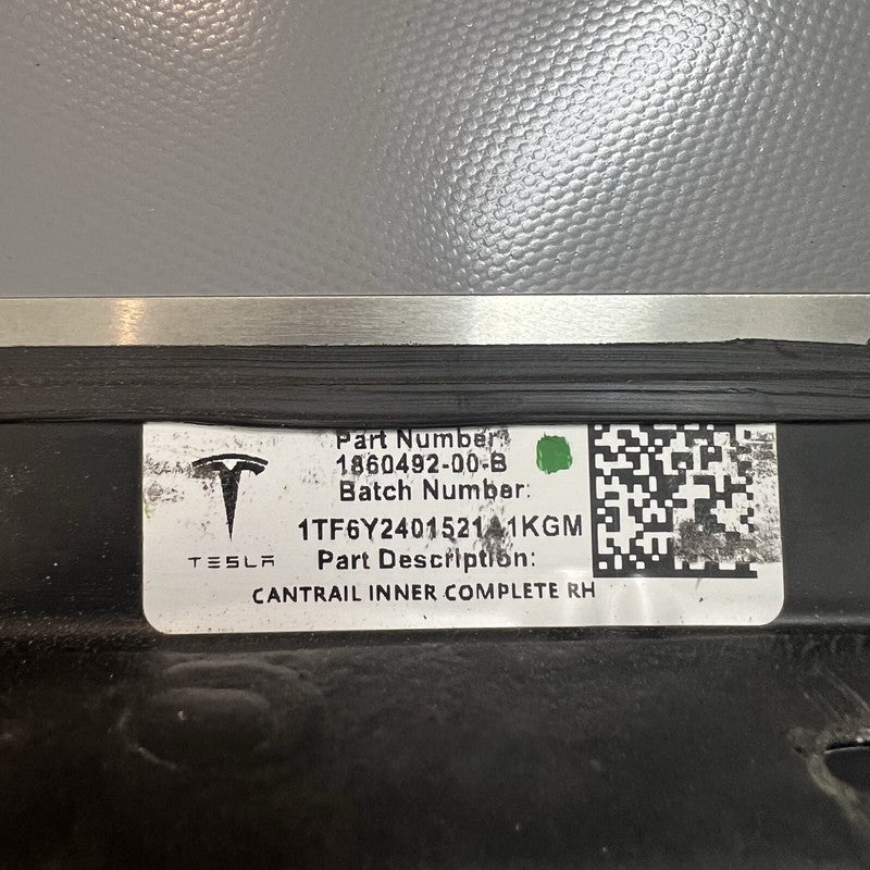 1860492-00-B TESLA CYBERTRUCK ROOF RAIL RIGHT 2024 2025 OEM 1860489-88-A