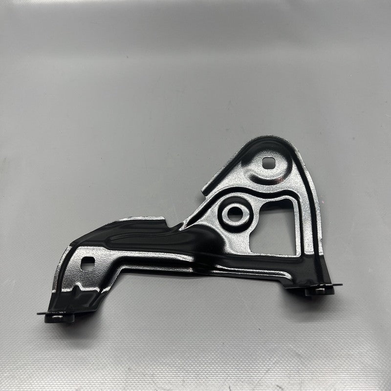 8494434 BMW 330 FENDER SUPPORT BRACKET RIGHT FRONT 2019 2020 OEM 8494434