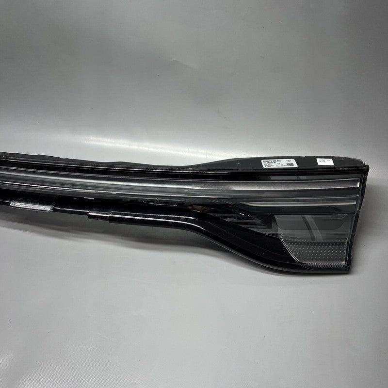 973945093BC PORSCHE PANAMERA 971 TAIL LIGHT CENTER 2022 2023 OEM 973945093BC
