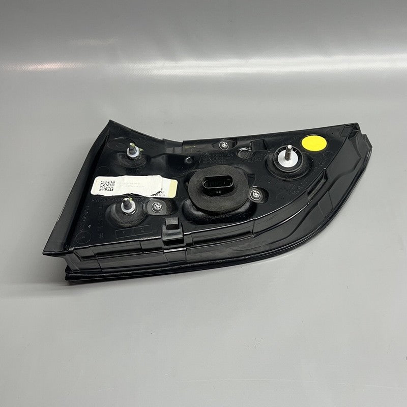 1502088-96-B TESLA MODEL Y TAIL LIGHT TRUNK LEFT 2020 2021 2022 2023 LED OEM 1502088-96-B