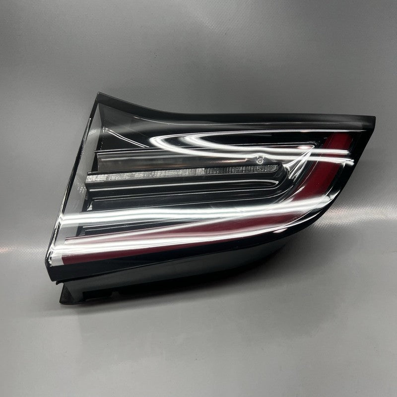 1077402-00-G TESLA MODEL 3 TAIL LIGHT TRUNK RIGHT PASSENGER 2017 2018 2019 2020 2021 OEM