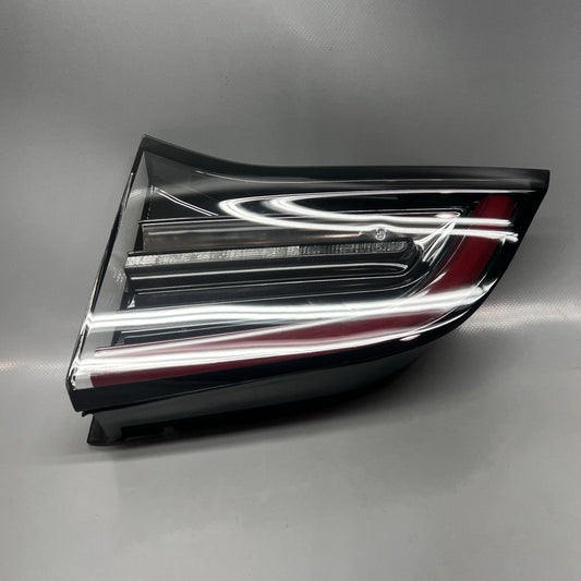 1077402-00-G TESLA MODEL 3 TAIL LIGHT TRUNK RIGHT PASSENGER 2017 2018 2019 2020 2021 OEM
