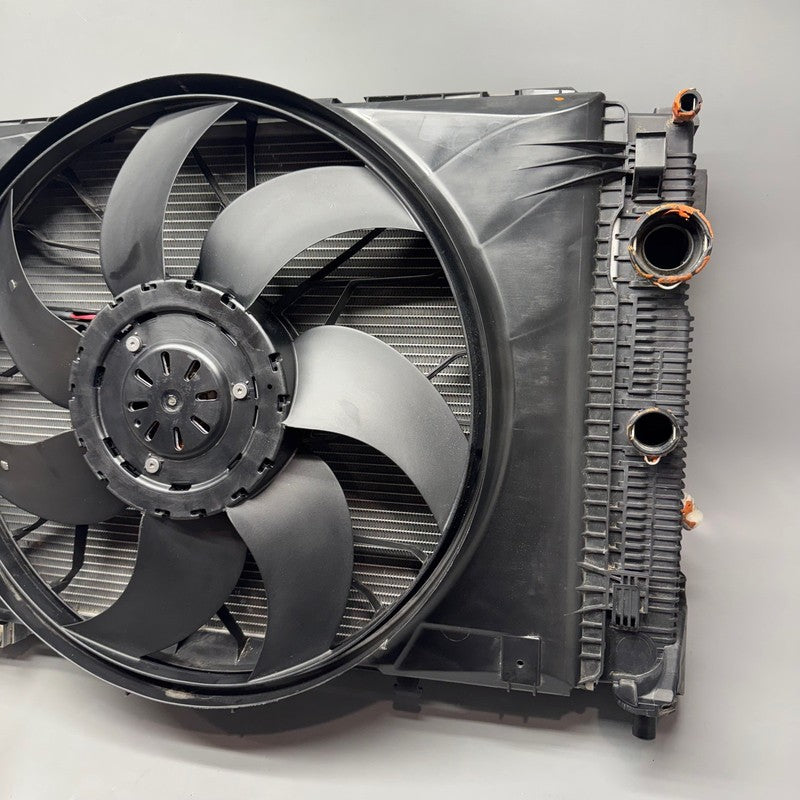 A2045003703 MERCEDES BENZ E350 E550 COOLANT RADIATOR 2010 2011 2012 2013 2014 2015 OEM
