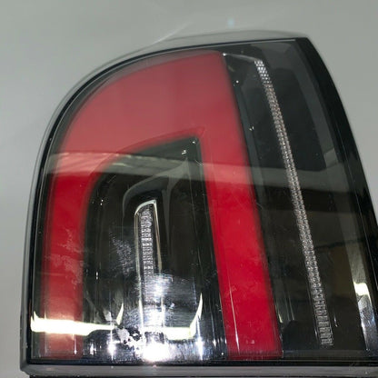 1034333-00-A TESLA MODEL X TAIL LIGHT RIGHT PASSENGER SIDE 2015 2016 2017 2018 2019 OEM