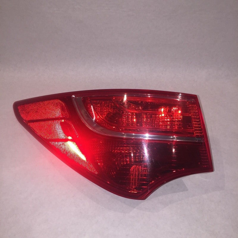 HYUNDAI SANTA FE TAIL LIGHT LEFT DRIVER SIDE 2013 2014 2015 OEM