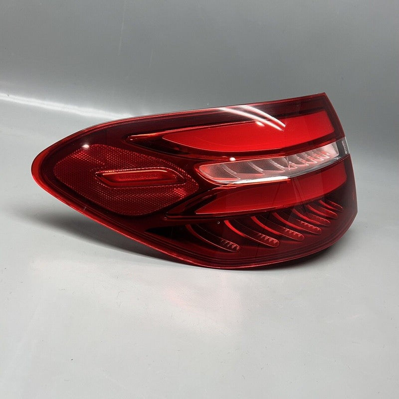MERCEDES BENZ GLC300 TAIL LIGHT LEFT DRIVER LED OEM 2016 2017 2018 201