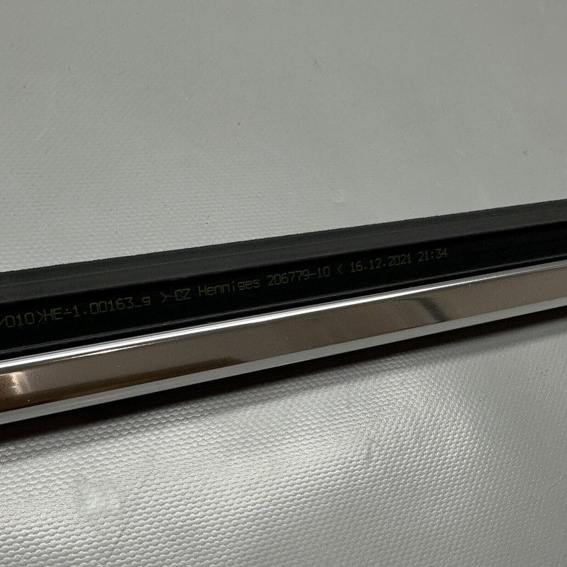 7437864 BMW 740 DOOR WINDOW MOLDING RIGHT FRONT 750 2016 2017 2018 2019 OEM 7437864