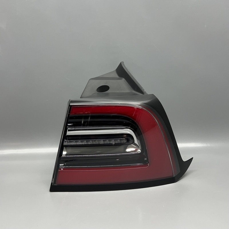 TESLA MODEL 3 Y TAIL LIGHT RIGHT SIDE LED 2017 2018 2019 2020 2021 202
