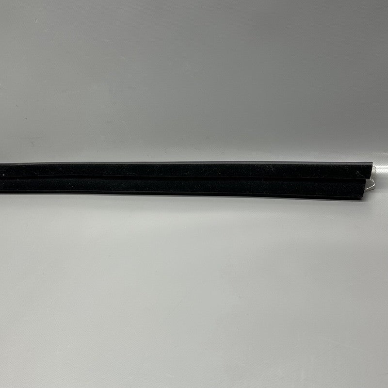 1038394-00-A TESLA MODEL S DOOR WINDOW MOLDING RIGHT REAR 2012-2020 OEM 1038394-00-A
