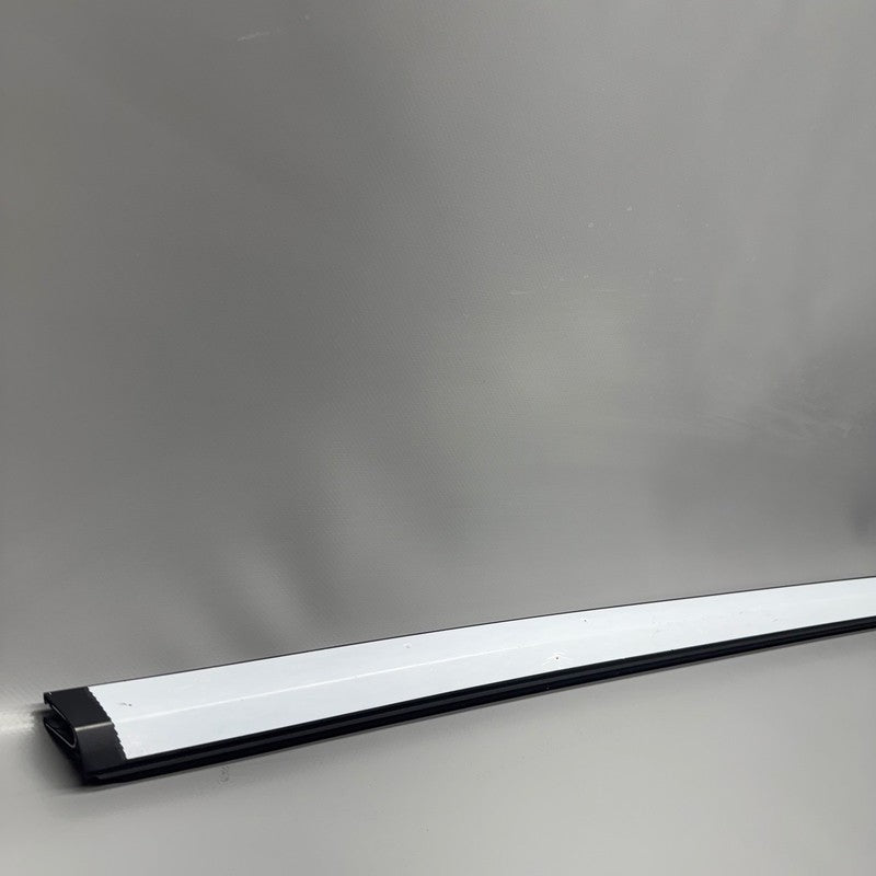 TESLA MODEL Y DOOR WINDOW MOLDING RIGHT FRONT 2020 2021 2022 2023 2024