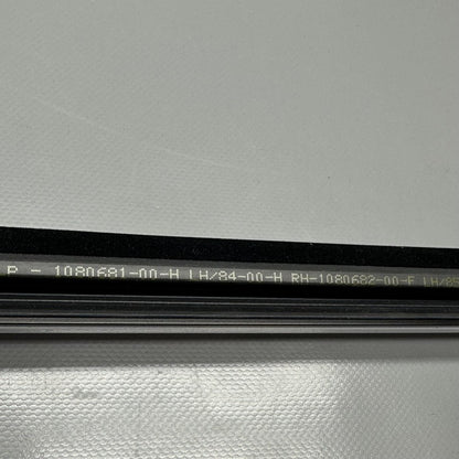 1080681-01-1 TESLA MODEL 3 DOOR WINDOW MOLDING LEFT FRONT 2017 18 19 20 21 2022 1080681-01-1