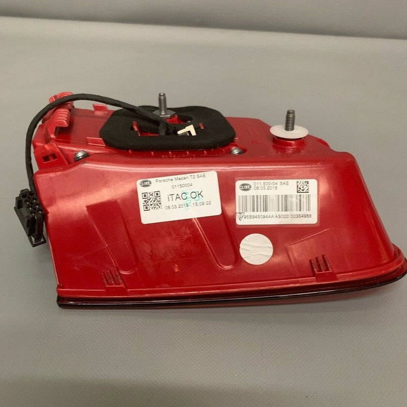 95B945094 PORSCHE MACAN TAIL LIGHT RIGHT INNER 2015 2016 2017 2018 OEM 