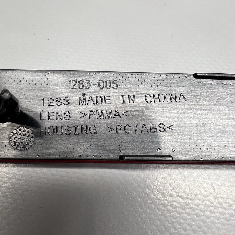 1077406 TESLA MODEL 3 REAR BUMPER REFLECTOR LEFT DRIVER 2016 2017 2018 2019 2020 OEM