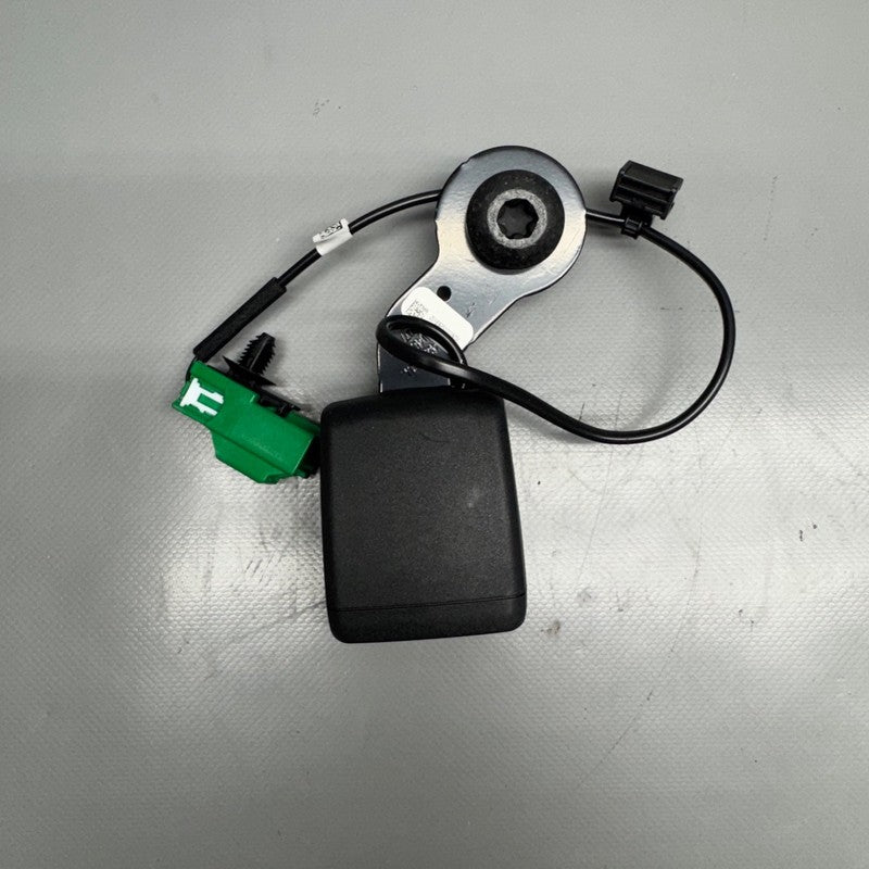TESLA MODEL Y SECOND ROW CENTER SEAT BELT BUCKLE 2024 2025 OEM 3857740