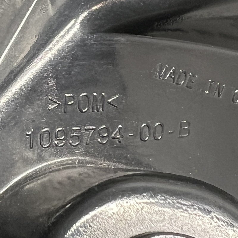 1095794-00-B TESLA MODEL X PLAID FENDER BRACKET RIGHT 2021 2022 2023 OEM 1095794-00-B