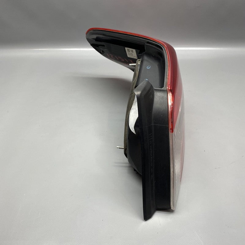 84201 VA020 SUBARU WRX STI TAIL LIGHT RIGHT SIDE 84201 VA020 2015 2016 17 18 19 20 2021 OEM