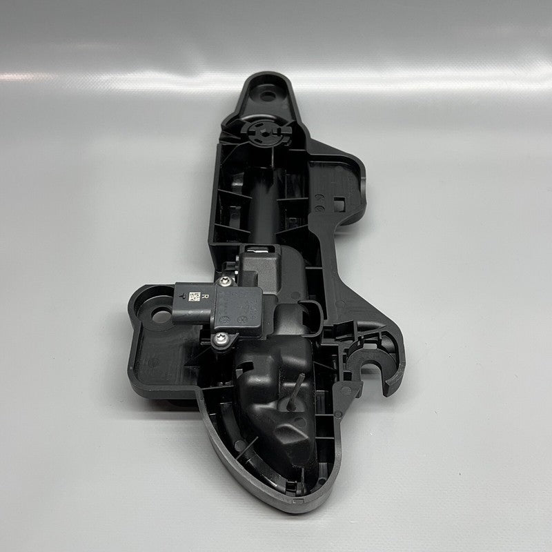 1528115-00-D TESLA MODEL Y DOOR HANDLE RIGHT PASSENGER 2020 2021 2022 2023 1528115-00-D OEM