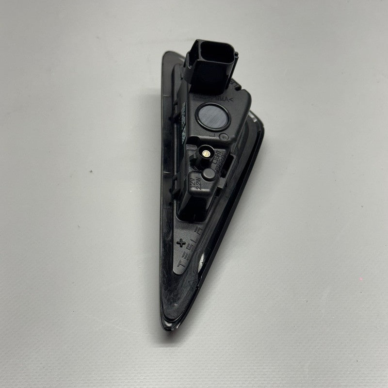 TESLA MODEL 3 Y FENDER CAMERA MARKER LEFT 2017 2018 2019 2020 2021 202