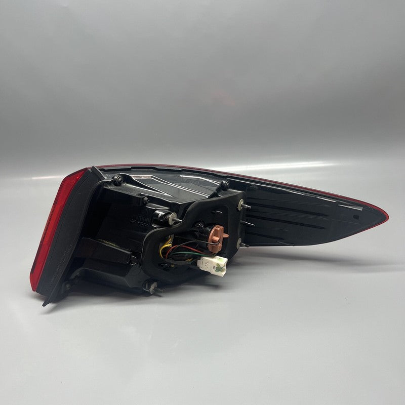 92401-C2000 HYUNDAI SONATA TAIL LIGHT LEFT DRIVER 2015 2016 2017 OEM 92401-C2000