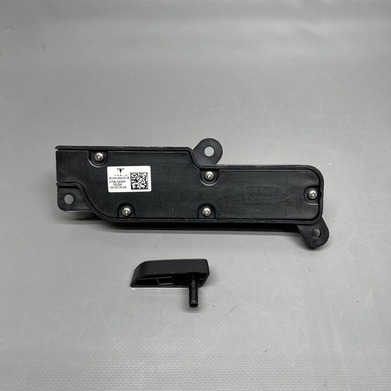 1551854-01-B TESLA MODEL Y SEAT SWITCH LEFT FRONT 2020 2021 2022 2023 OEM 1755100-00-D
