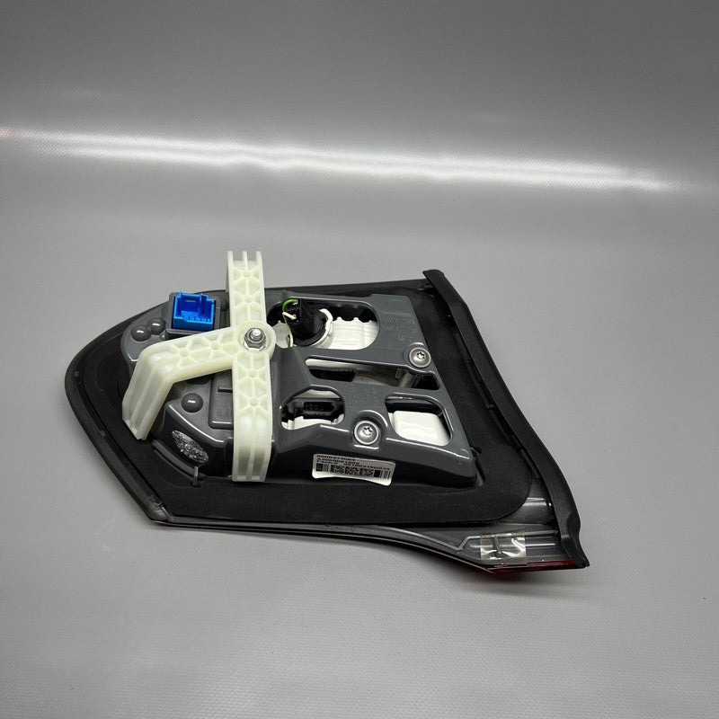 A2059061602 MERCEDES BENZ C300 WAGON TRUNK TAIL LIGHT RIGHT 2015 2016 2017 2018 OEM