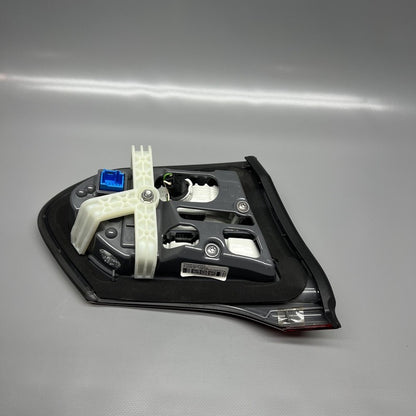 A2059061602 MERCEDES BENZ C300 WAGON TRUNK TAIL LIGHT RIGHT 2015 2016 2017 2018 OEM