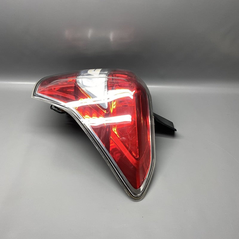 SUBARU FORESTER TAIL LIGHT RIGHT PASSENGER 2014 2015 2016 OEM