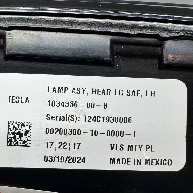 TESLA MODEL X TAIL LIGHT LEFT DRIVER 2016 2017 2018 2019 2020 OEM 1034