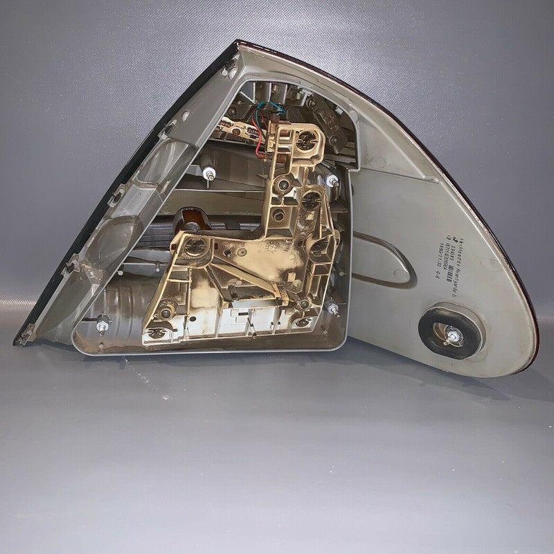 A2118200564 MERCEDES BENZ E320 E350 TAIL LIGHT LEFT DRIVER 2003 04 05 2006 LED OEM 