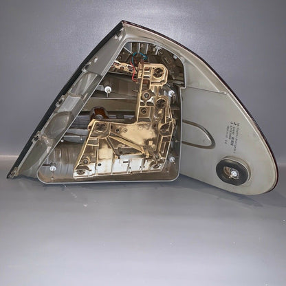 A2118200564 MERCEDES BENZ E320 E350 TAIL LIGHT LEFT DRIVER 2003 04 05 2006 LED OEM 