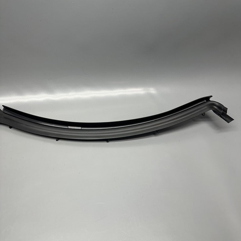 95B839762B PORSCHE MACAN WEATHER STRIP SEAL RIGHT REAR 2016 17 18 19 2020 OEM 95B839762B