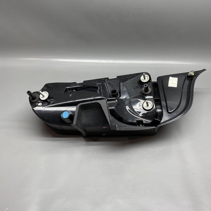 JR3B-13B505-A FORD MUSTANG TAIL LIGHT LEFT DRIVER JR3B-13B505-A 2018 2019 2020 OEM DAMAGED