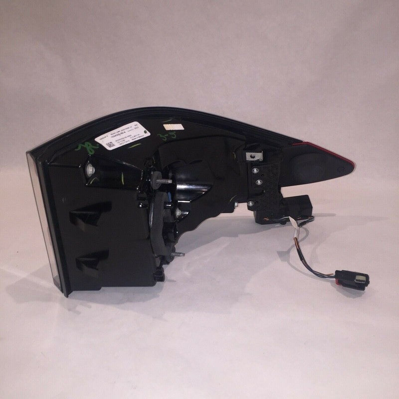 TESLA MODEL X TAIL LIGHT LEFT DRIVER 1034332-00-A 2015 2016 2017 2018 