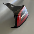 TESLA MODEL Y TAIL LIGHT LEFT DRIVER SIDE 1502086-00-D 2020 2021 2022 
