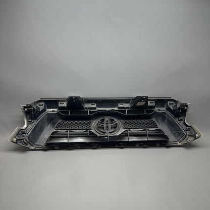 53100-04470 TOYOTA TACOMA GRILLE 2012 2013 2014 2015 OEM 53100-04470 DAMAGED