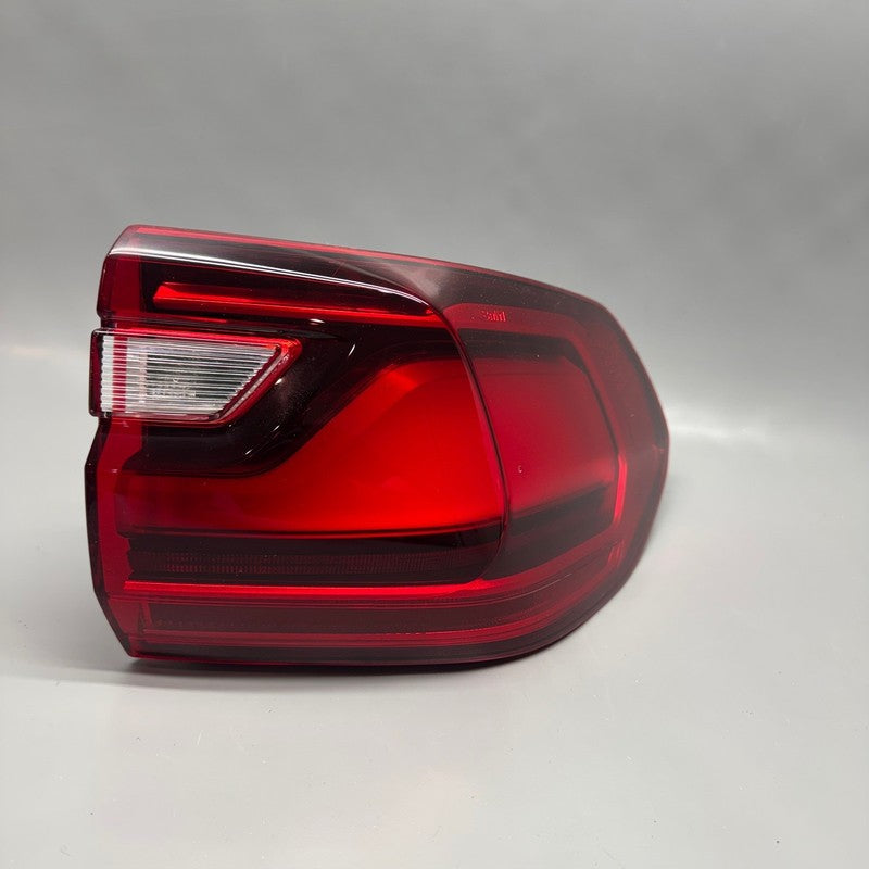 BMW X7 TAIL LIGHT RIGHT PASSENGER 2019 2020 2021 2022 LED OEM 87442290