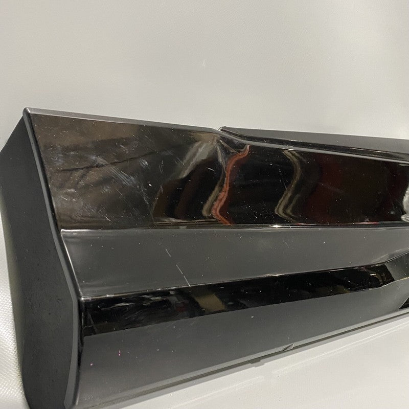 4LM853970 LAMBORHGINI URUS DOOR MOLDING LOWER RIGHT REAR 4ML853970 2018 2019 2020 2021 OEM