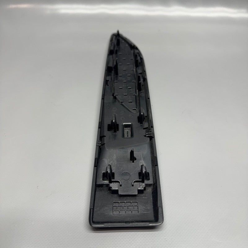 JAGUAR F-PACE FENDER AIR VENT GRILLE LEFT FRONT OEM MX83-280B11-AB
