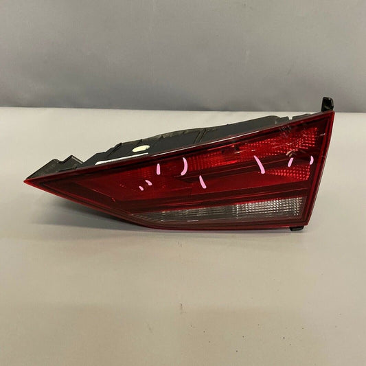 8V5945094 AUDI A3 TUNK TAIL LIGHT RIGHT PASSENGER 2015 2015 S3 SEDAN OEM 