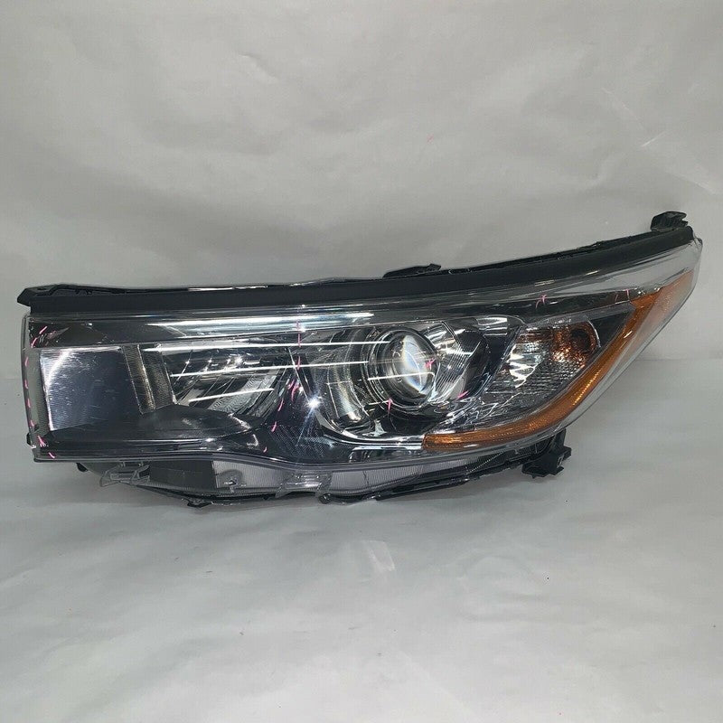 T935770-24 TOYOTA HIGHLANDER HEADLIGHT LEFT DRIVER SIDE 2014 2015 2016 HALOGEN OEM