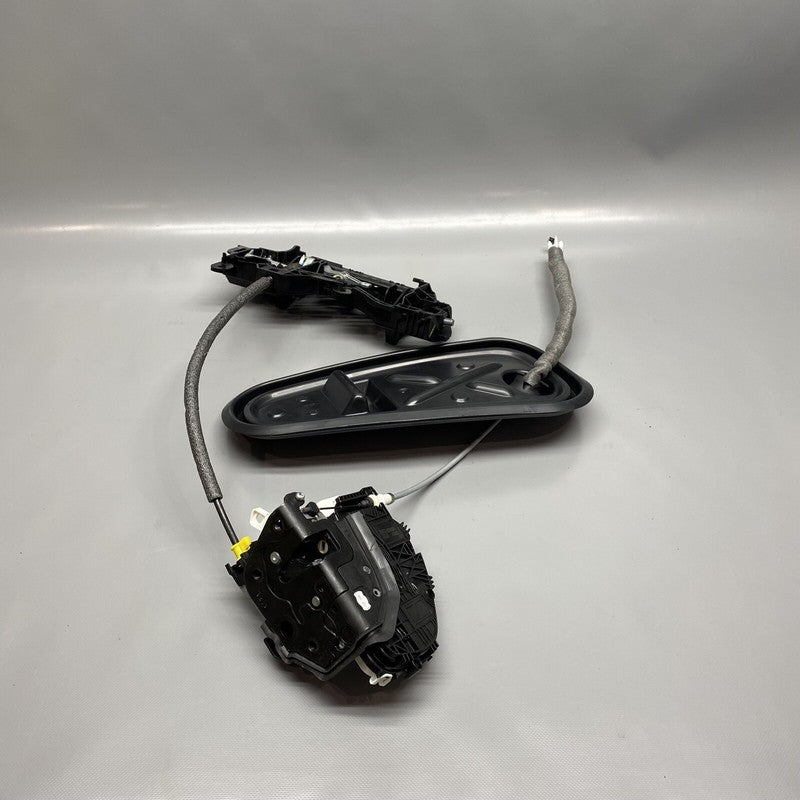 8X1837016E AUDI A4 A5 LOCK LATCH RIGHT 8X1837016E 2021 2022 OEM