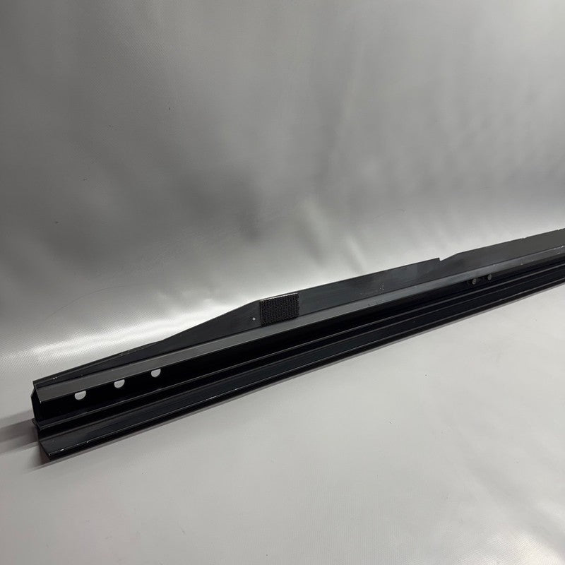 TESLA CYBERTRUCK HORIZONAL GUIDE RAIL RIGHT 2024 2025 OEM 1852128-98-D